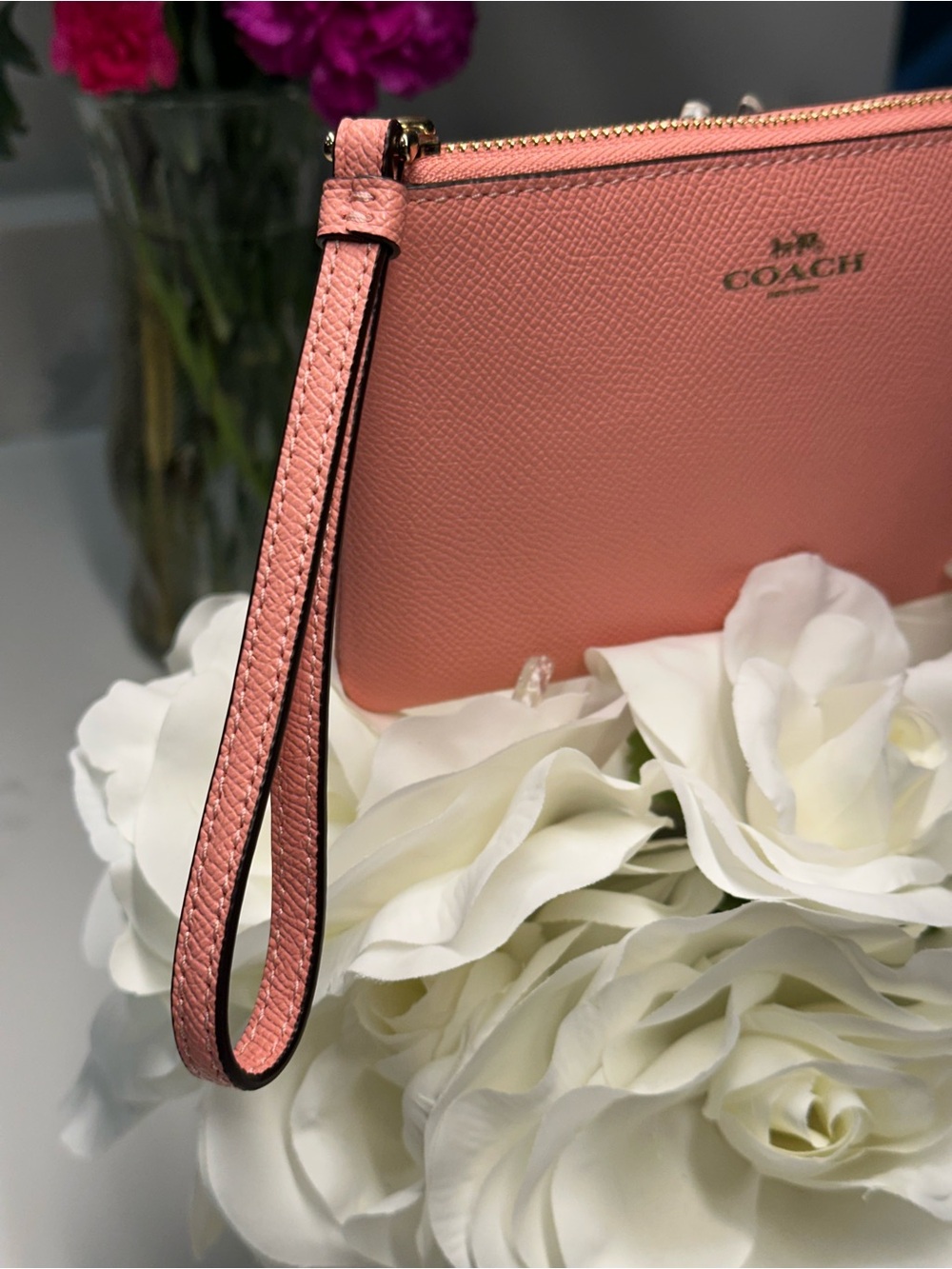Coach Coral Pink Pebbled Leather Wristlet Clutch NWT + Dust Bag - Picture 4 of 9